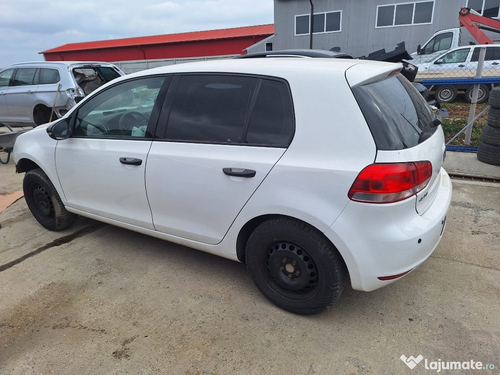 Dezmembrez VW Golf VI 1.6 TDI CAYB 90 cai Cutie Manuala 5 Trepte LHW