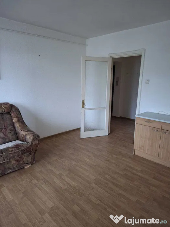 Apartament Cu 2 Camere Decomandate Zona Ultracentral