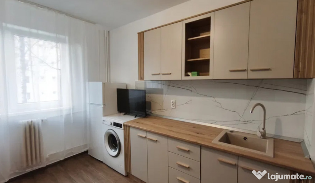 Camera de camin - zona Florilor