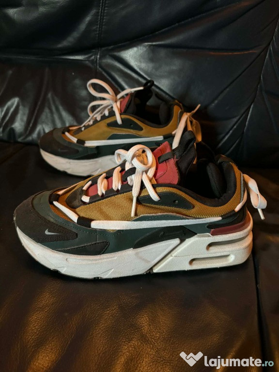 Adidași Nike pentru băieți, mărime 38,50