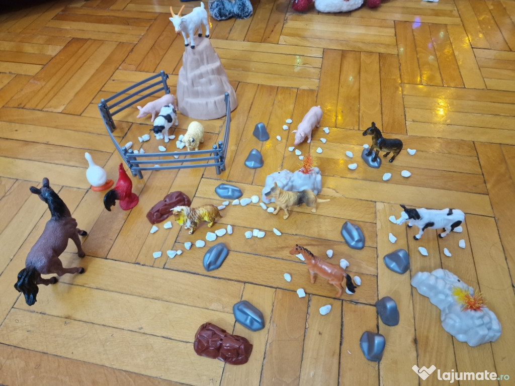 Figurine din plastic animale domestice la ferma