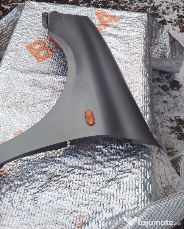 Aripa stânga Renault Clio din 2000