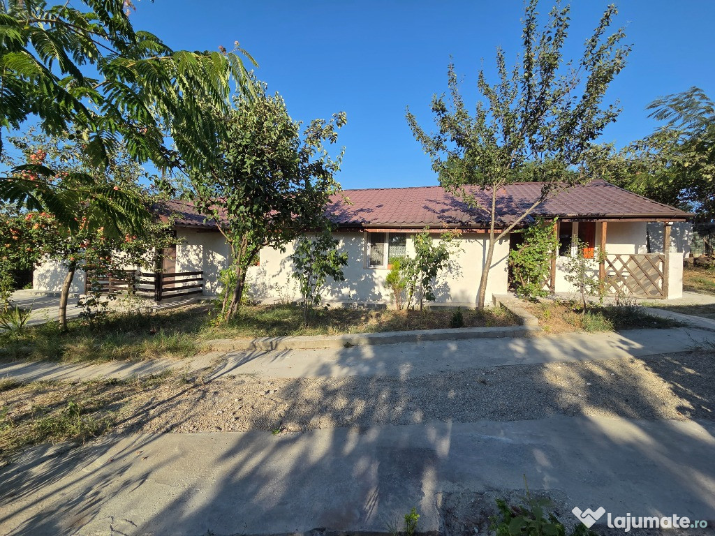 Casa si teren, situat in Sat Crucea de Piatra, comuna Calugareni, jud.