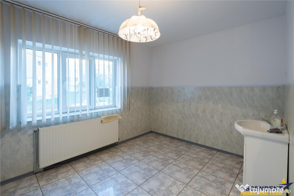 FILM! Targu Secuiesc,2 camere,partial renovat,recomandat:loc