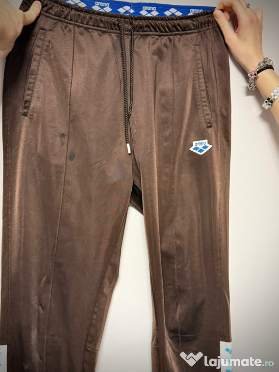 Pantaloni Arena – comozi, stil sport