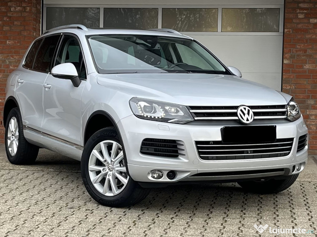 VW Touareg din 2011, motor 3.0 TDI V6 240 CP, trapa panoramica