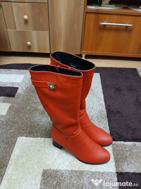 Cizme cu blană pe interior cu fermoar nr. 39 bune la 38