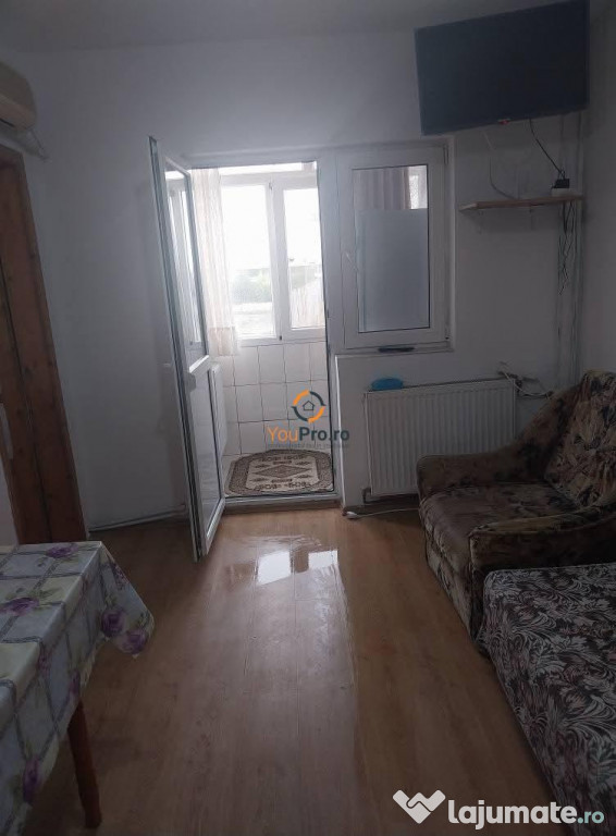 Garsoniera cu balcon etaj 2 zona Stadion