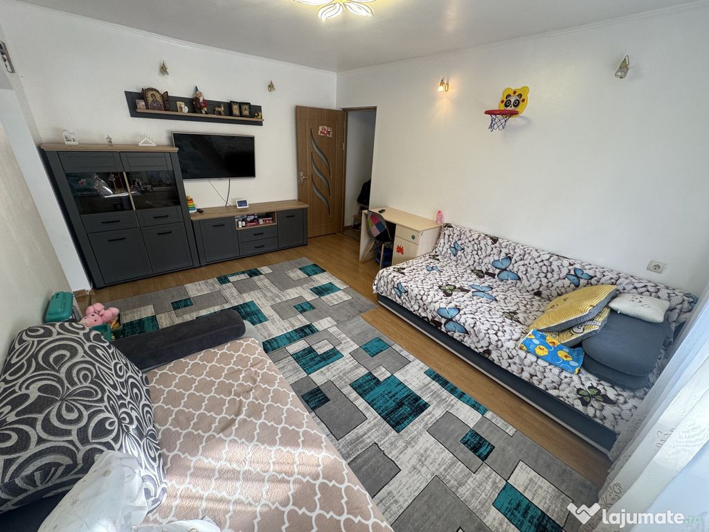 Apartament 2 camere zona Poarta 6