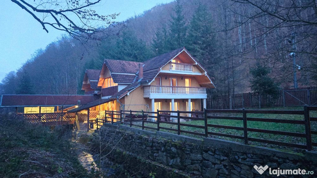 Casa/Pensiune,doua imobile „intr-unul singur” de vanzare, Valea Bratcu