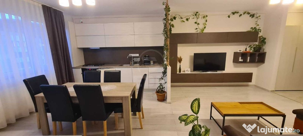 Apartament 3 camere semidecomandat zona Sub Cetate COMISION 0
