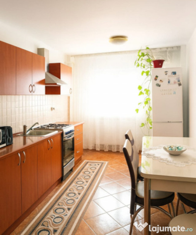 OFERTA!!! Apartament 4 camere decomandat – Central, Balș,