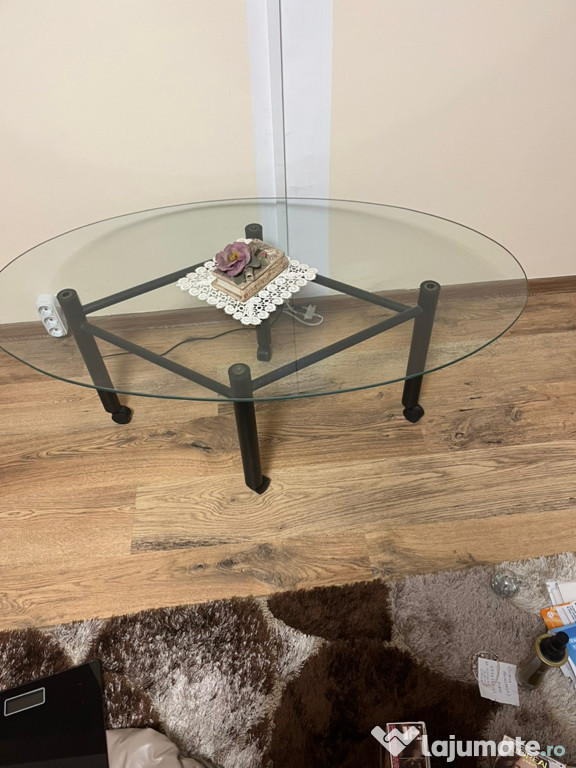 Măsuta cafea cu blat de sticla