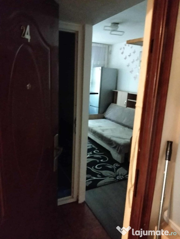 Vând garsonieră cf 3