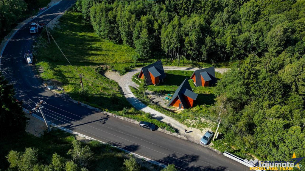2 Case A frame,mobilate,accesorizate, 2.500 mp teren,peisaj,