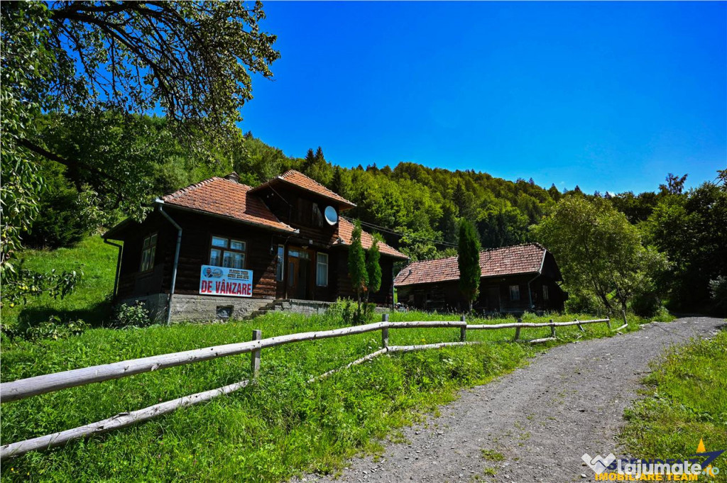 FILM! Casa traditionala pe domeniu de 4.300mp teren, Bran -