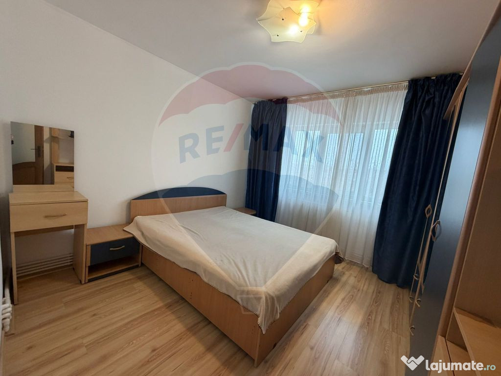 Apartament cu 3 camere de inchiriat