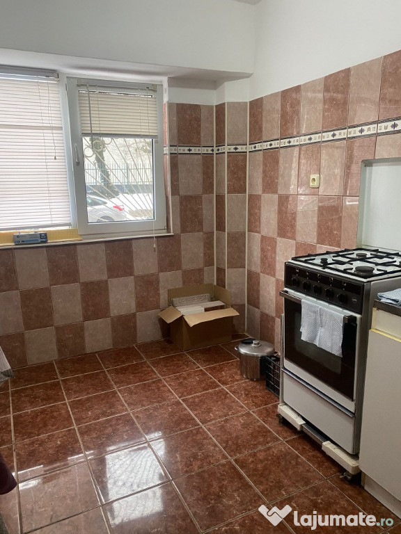 Apartament 2 camere decomandate zona Cet