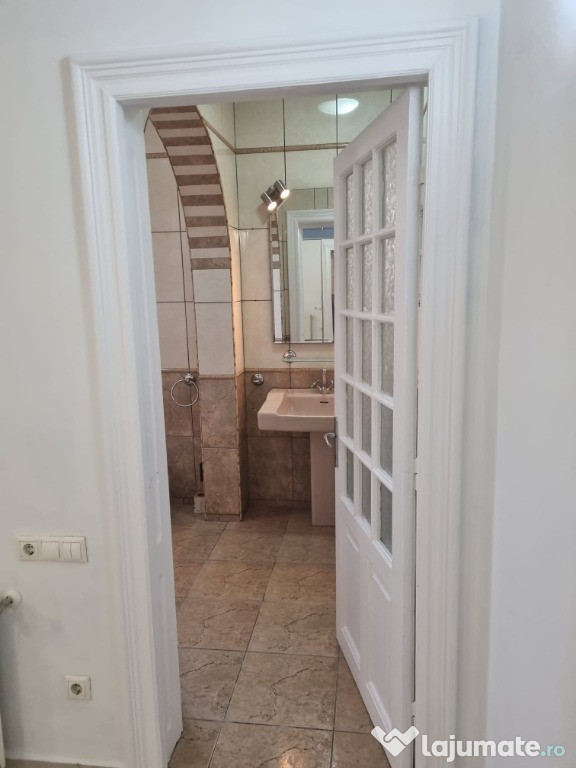 Spatiu generos pentru salon, birou, after school, cabinet etc.