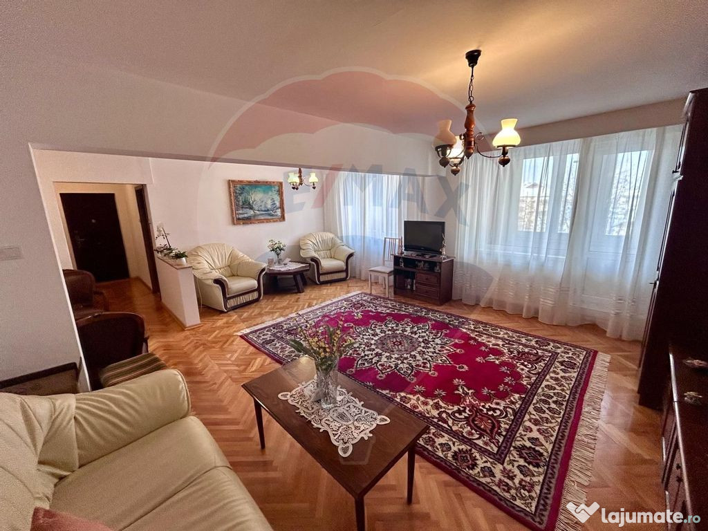Apartament cu 4 camere de inchiriat- zona ULTRACENTRALA