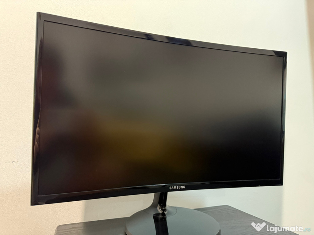 Monitor SAMSUNG Curbat Gaming 24” ca NOU1920x1080 60HZ