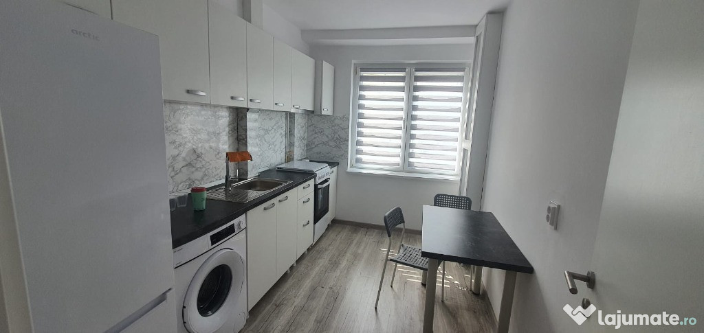 Proprietar-închiriez Ap 2 camere, centru, renovat NOU