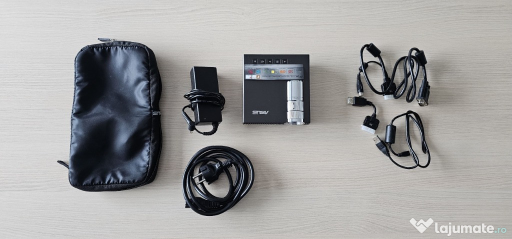 Mini proiector portabil ASUS P1M WXGA200