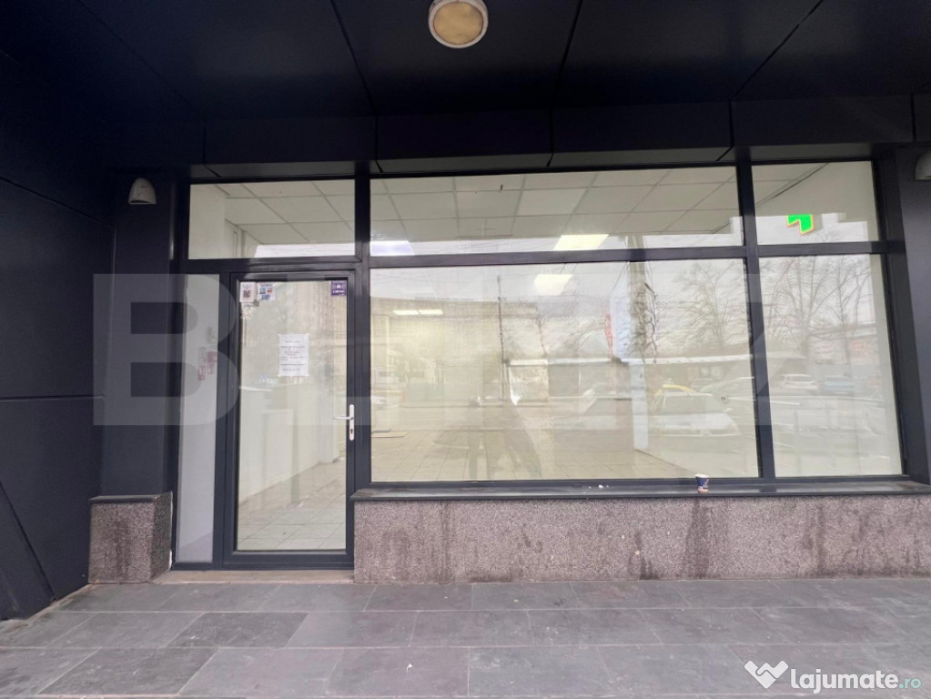Spatiu comercial 1 Mai, 42 mp, vitrina 5 metri
