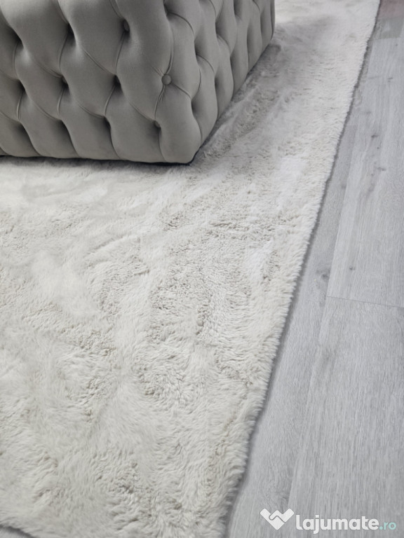 Vand covor cumparat acum 2 luni