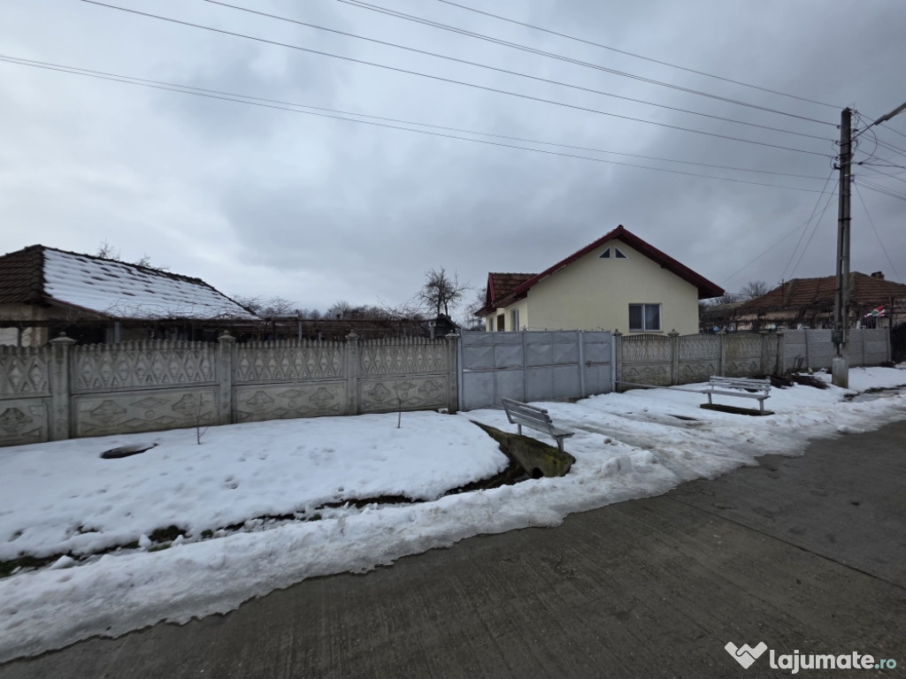 Casa în comuna Cilnic sat Didilesti