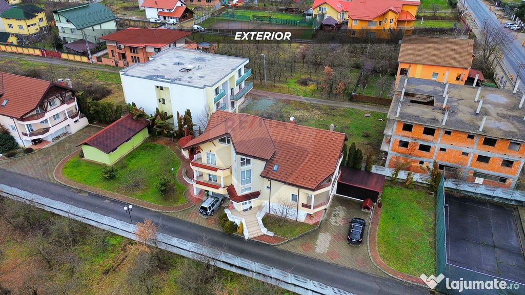 Casă / Vilă cu 10 camere de vânzare în BAIA MARE zona...