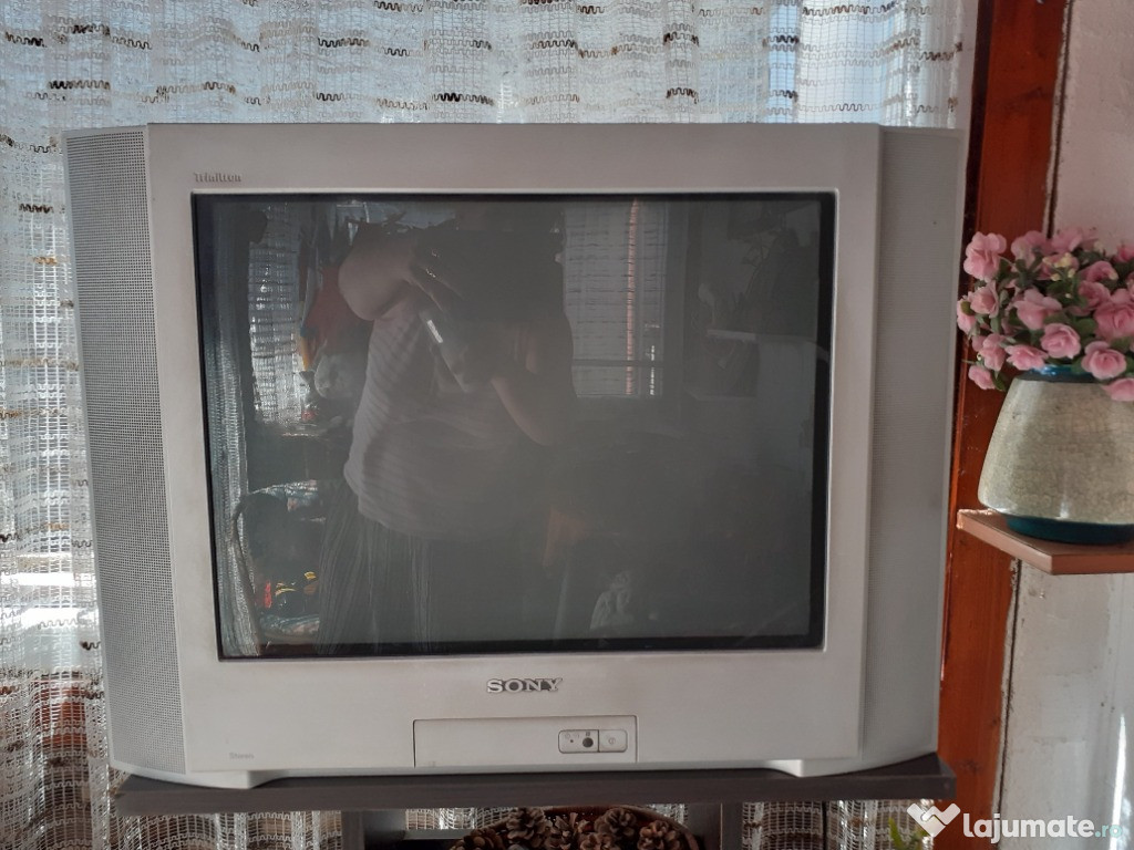 Tv color Sony Trinitron + masuta sticla