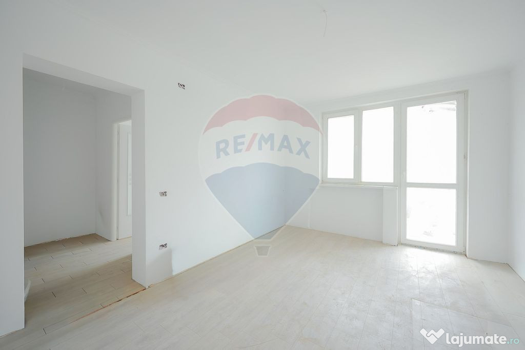 De vânzare apartament cu 2 camere, renovat, în zona Rog...