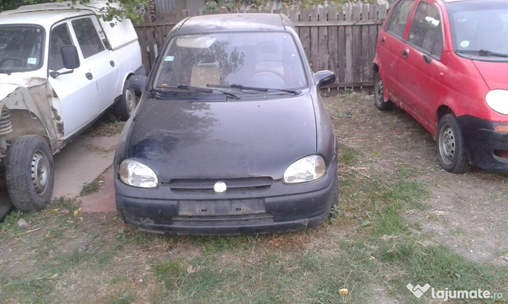 Dezmembrez opel corsa 1 4i