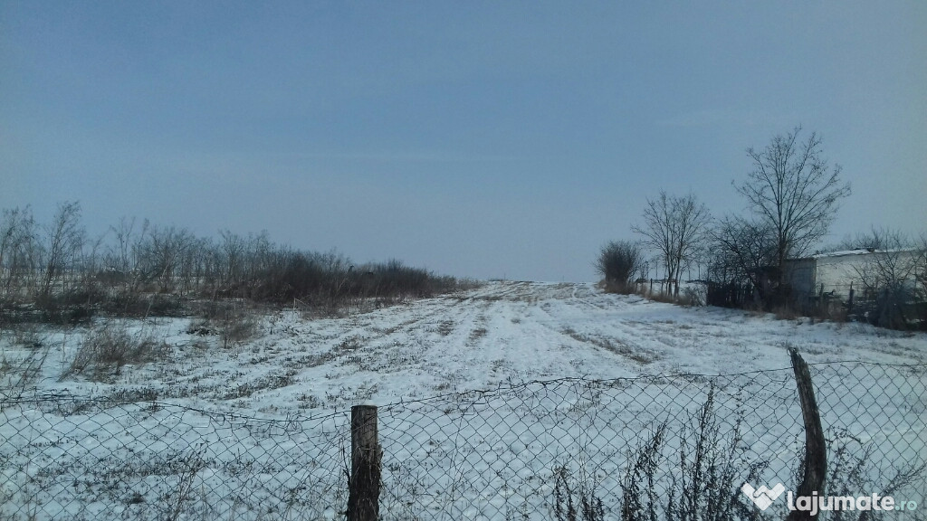 Loc de casa/teren 4500 metri pătrați