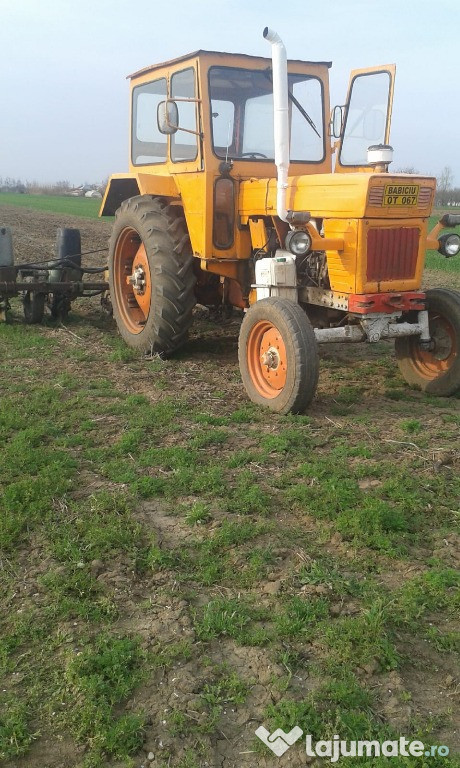 Tractor U650 plus agregate adecvate