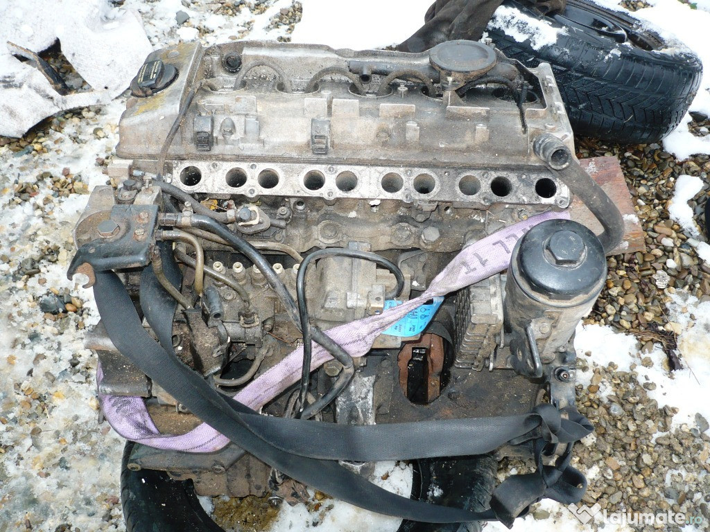 Dezmembrez motor Mercedes om 605.910