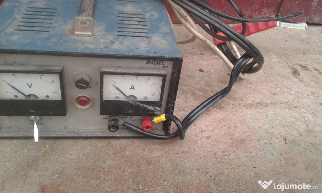 Redresor (incarcator) baterie auto(tractor)