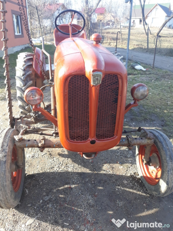 Tractor fiat 211