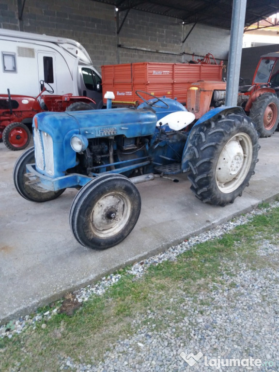 Tractor Ford