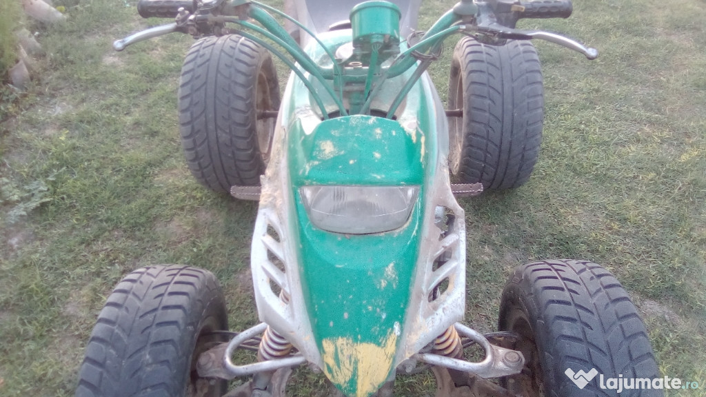 Atv de 244 cm are motor de motocicleta