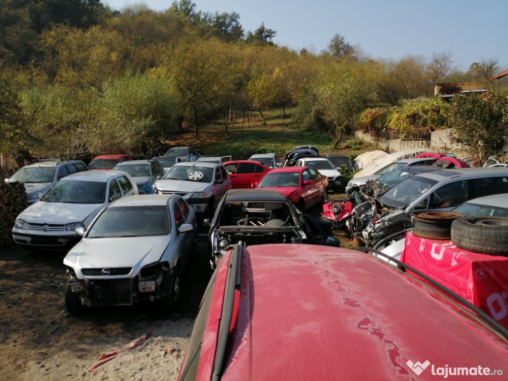 Dezmembrări auto