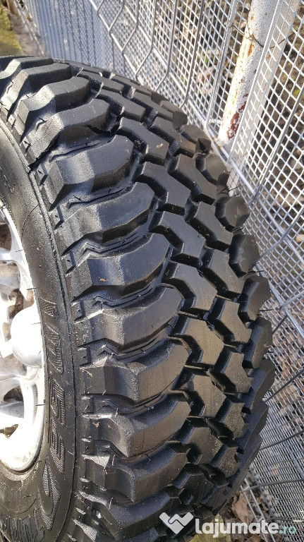 Set anvelope 235.75.15