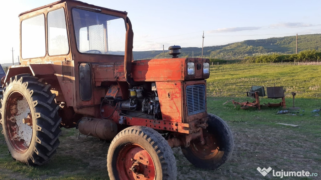 Tractor u 650 românesc