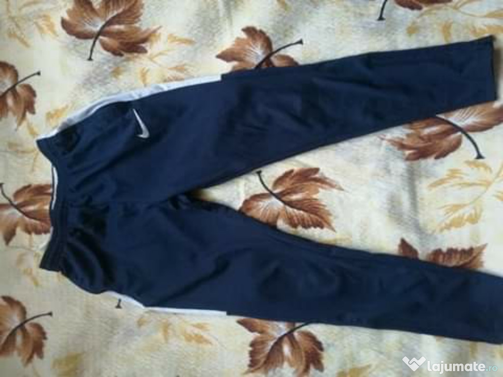 Pantaloni Nike