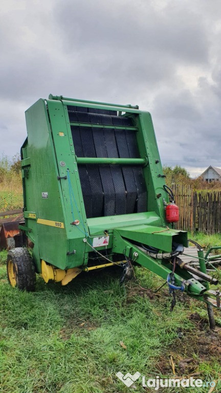 Presa de balotat John Deere 550