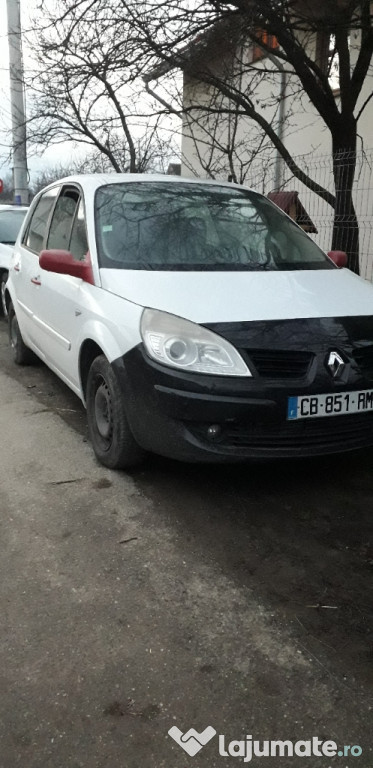 Dezmembrez renault scenic din 2007