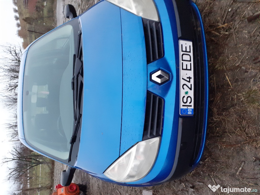 Renault scenic 2 cu o bataie la motor