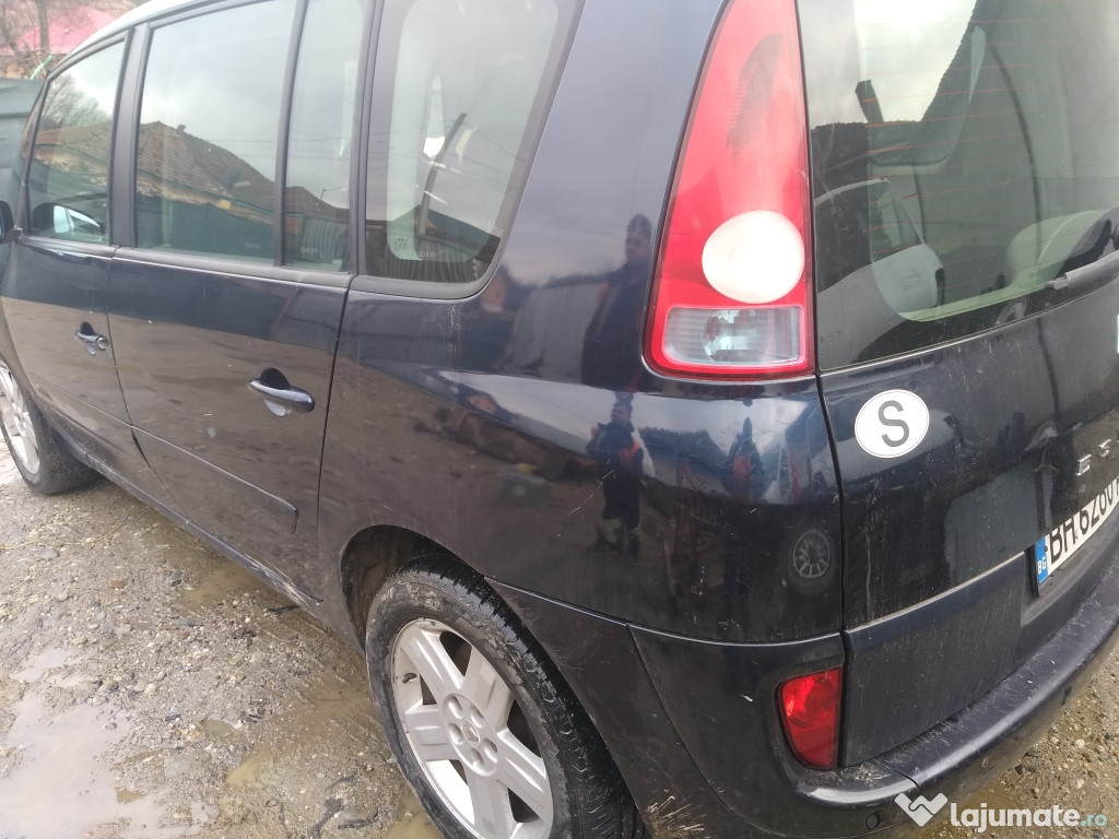 Dezmembrez Renault Espace Motor 2.2 Dci 2004