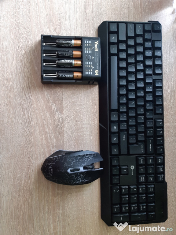 Maus si tastatura wirless + incarcator de bateri